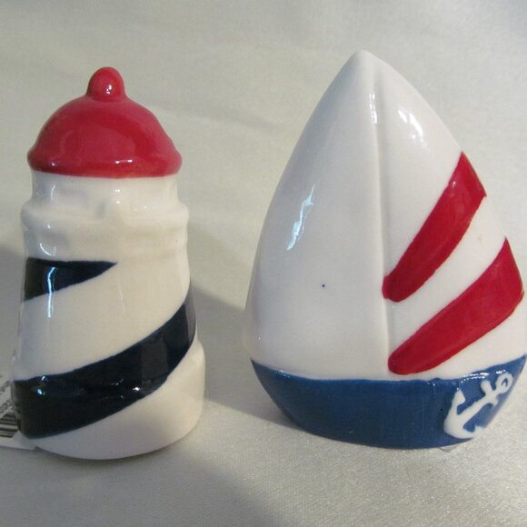 Cracker Barrel Salt and Pepper Shakers ~ Lighthouse and Sailboat ~ NWT - Picture 4 of 8